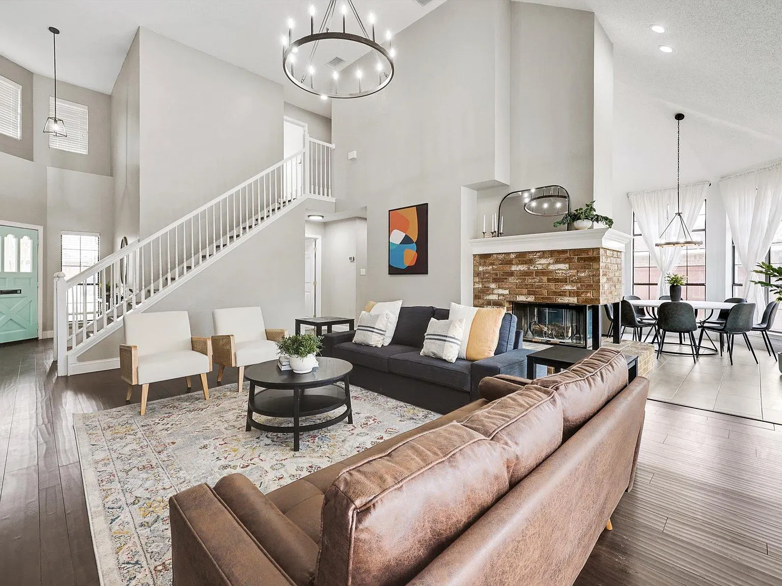 5 bed, 2.5 bath, 2216 sqft, $9,750 — Photo 4