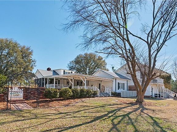 3rd image of 1833 Tom Odum Rd