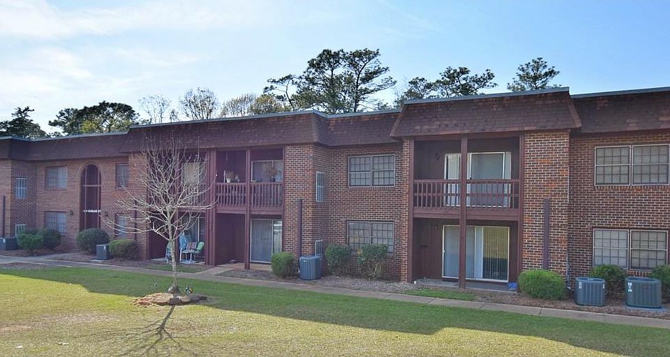 1st image of 629 Gables Ct APT 1