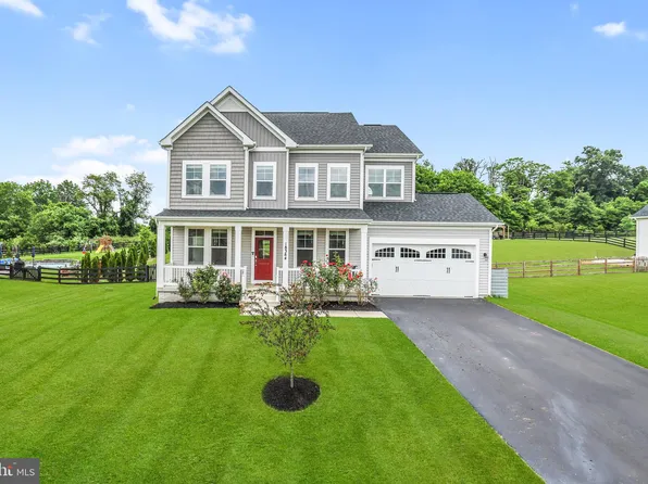 18384 Presidio Pl, Round Hill, VA 20141