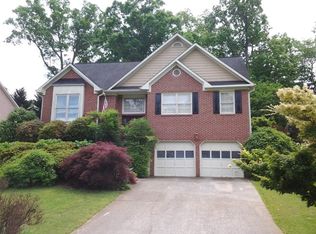 1084 Bellaire Ct, Lawrenceville, GA 30043