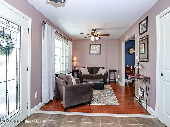 5th image of 457 Ogorman Ave