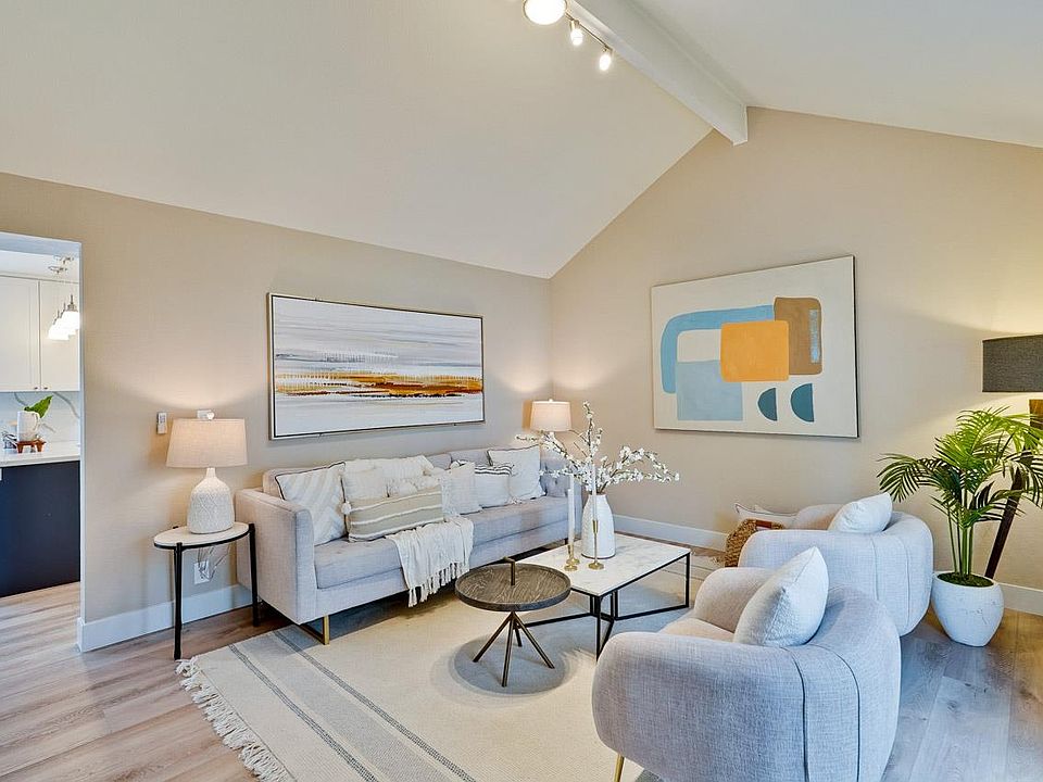 1st image of 8147 Park Villa Cir