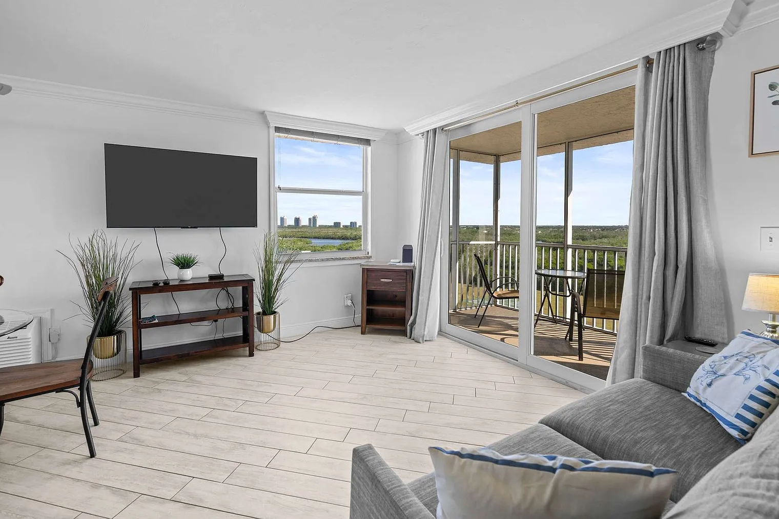 1 bed, 1.0 bath, 505 sqft, $2,833 — Photo 2