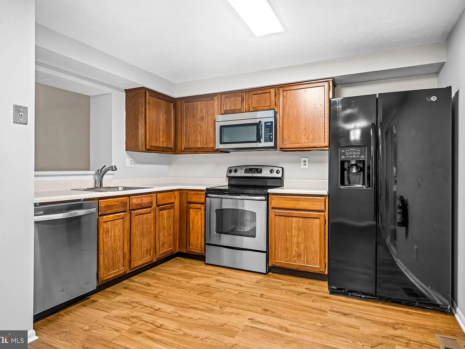 3 bed, 1.5 bath, 1132 sqft, $2,625 — Photo 4