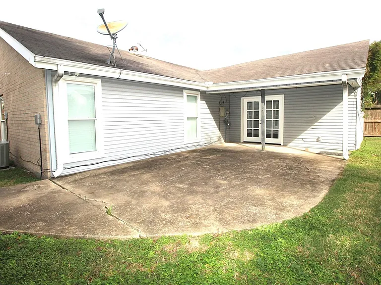 805 Willow Creek Dr — Photo 23