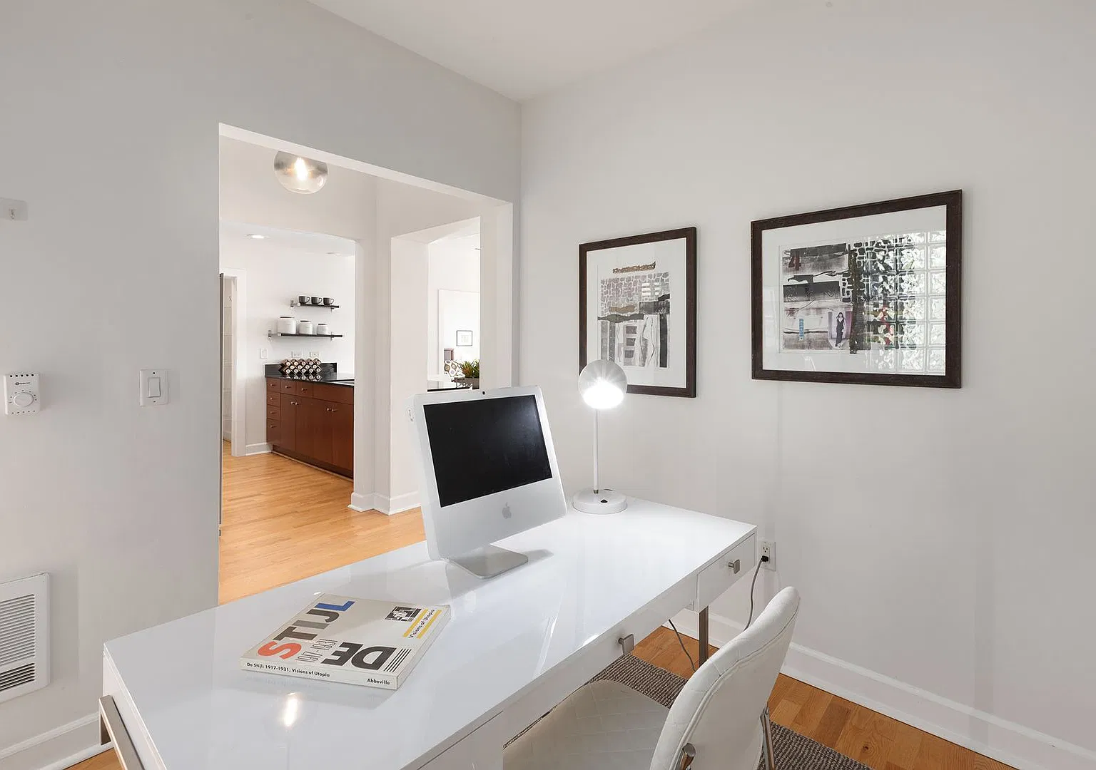 Great natural light in a large condo near Old Oakland — Photo 3