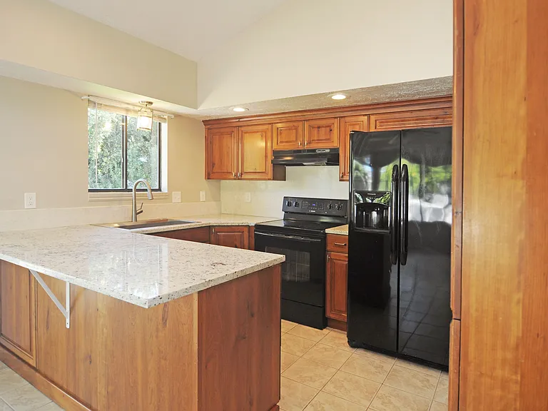 1179 E 2450 N — Photo 23