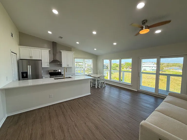 200 Pensacola Beach Rd #M5 — Photo 3