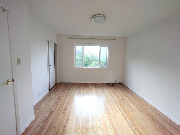 3rd image of 128 Saint Francis Blvd