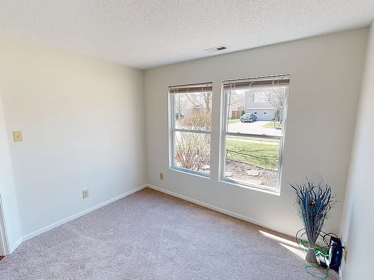 15312 Beam St — Photo 3