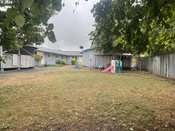 1345 S Ivy St, Cornelius, OR 97113