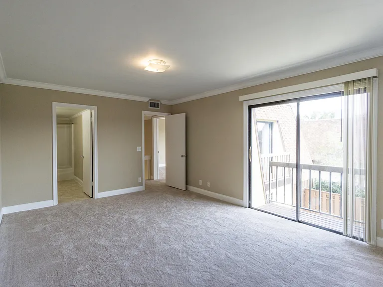 110 N Delaware Blvd #15D — Photo 6