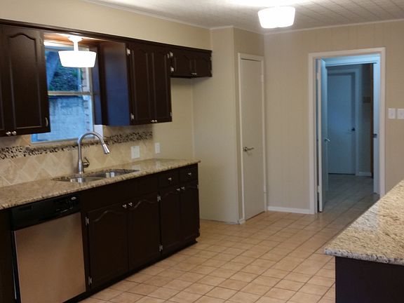 3rd image of 3418 Kashmuir Pl