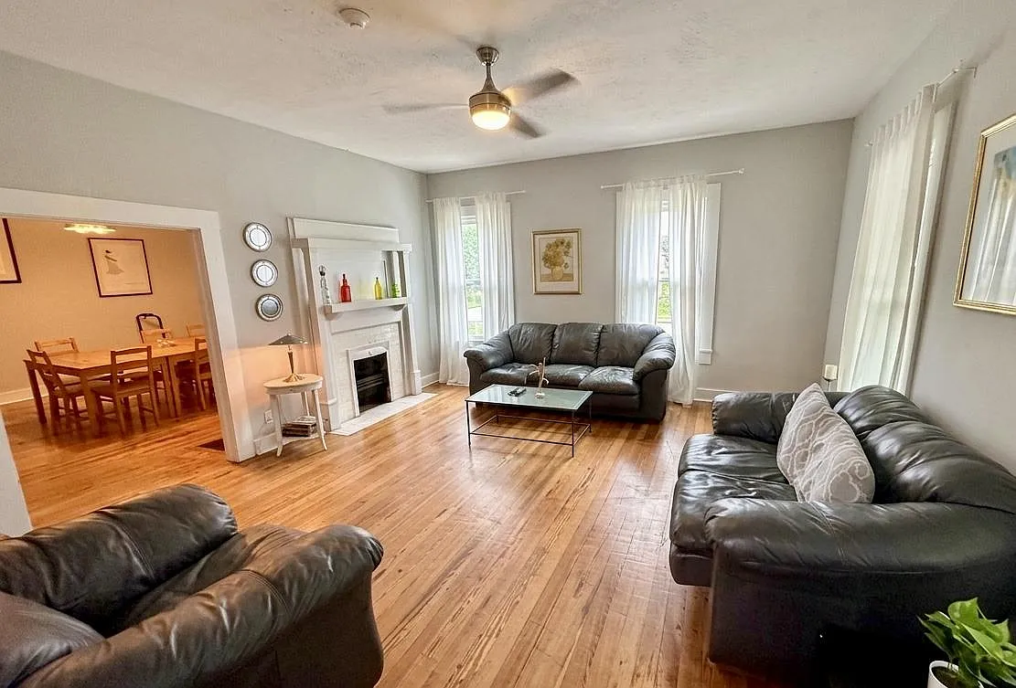 4 bed, 4.0 bath, 3800 sqft, $633 — Photo 4