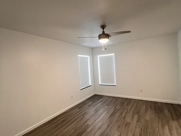 209 S Millersburg St — Photo 36