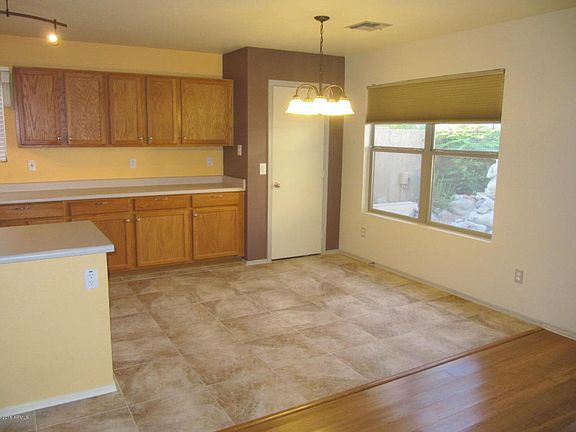 4th image of 2304 E Peach Tree Dr