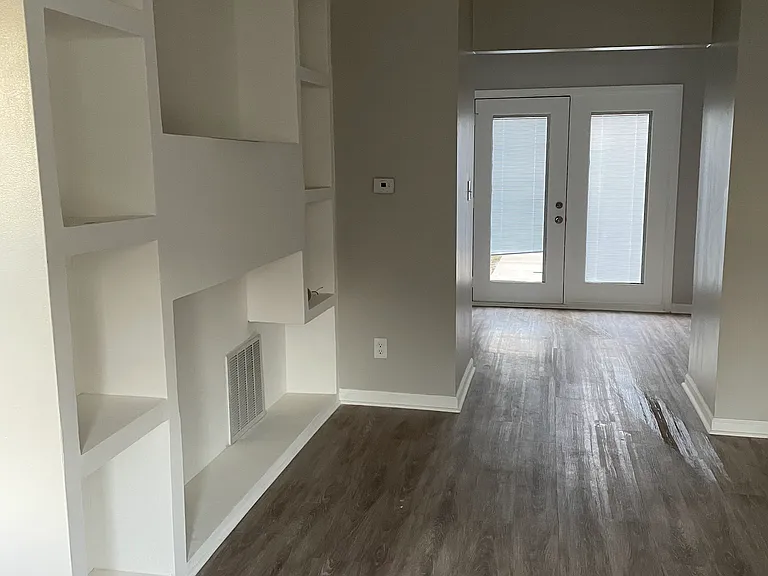5712 Kendrick Dr — Photo 3