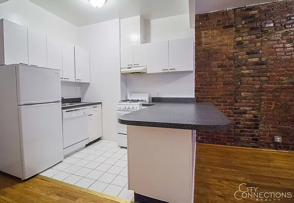 Rented by City Connections Realty | media 54