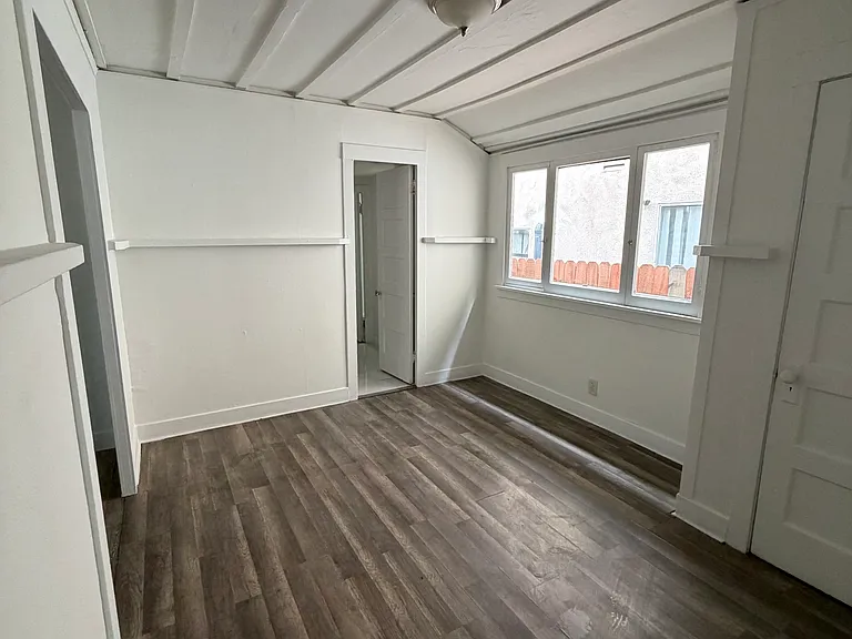 444 N Catalina Ave — Photo 3