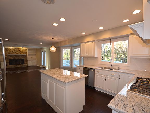 3rd image of 137 Rosswood Dr