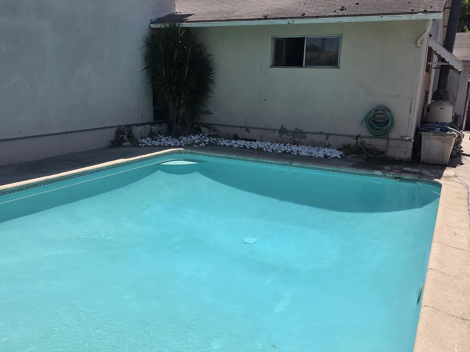 4 bed, 2.5 bath, 1697 sqft, $5,700 — Photo 3