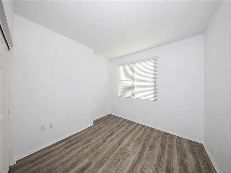 1724 Highland — Photo 29