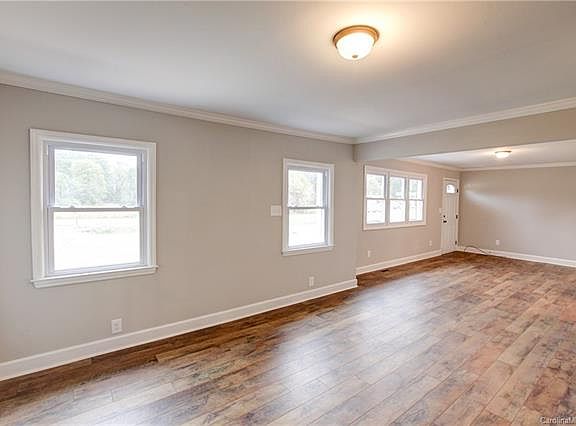 5th image of 1014 W Catawba Ave