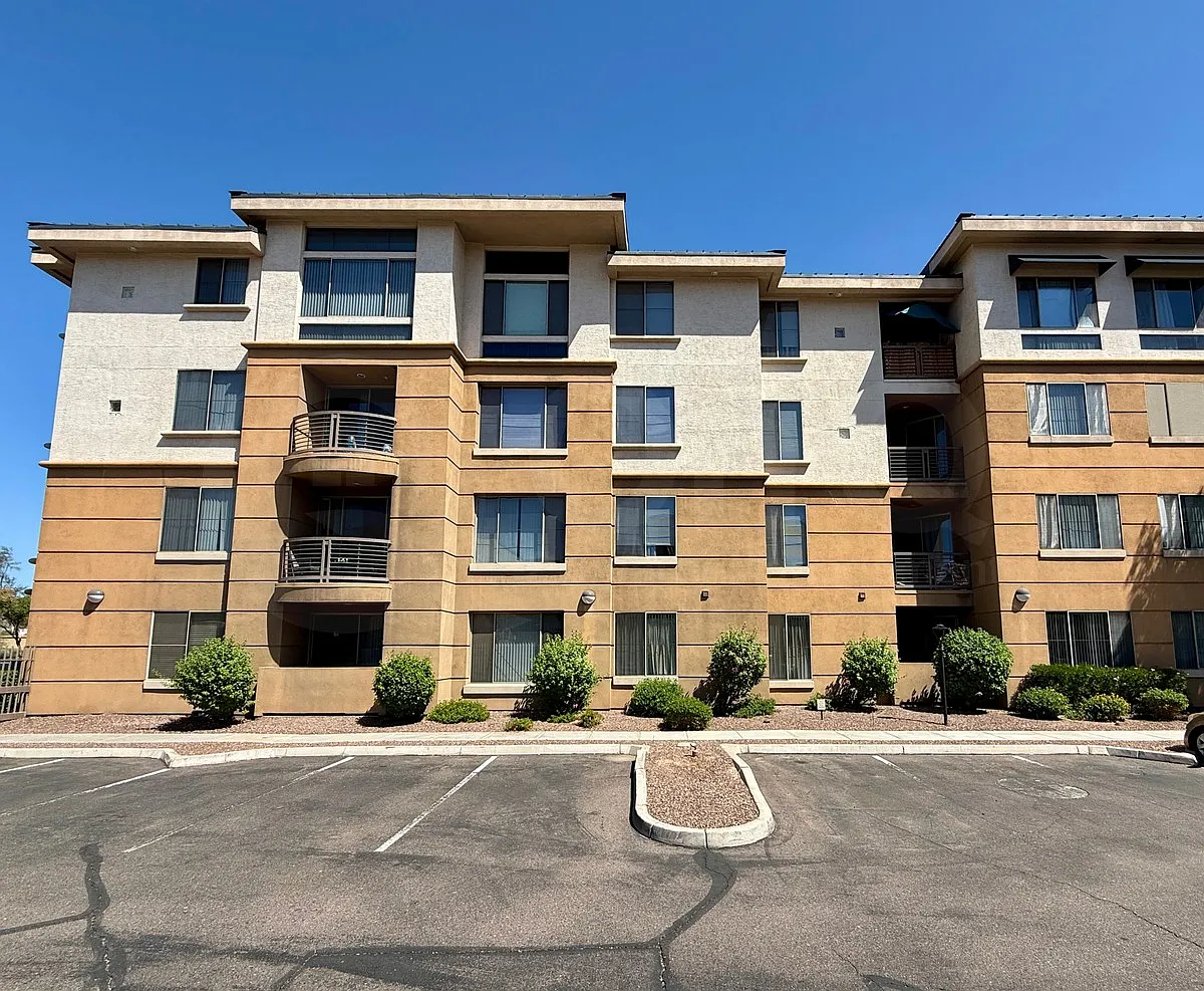 2 bed, 2.0 bath, 1135 sqft, $1,675 — Photo 1
