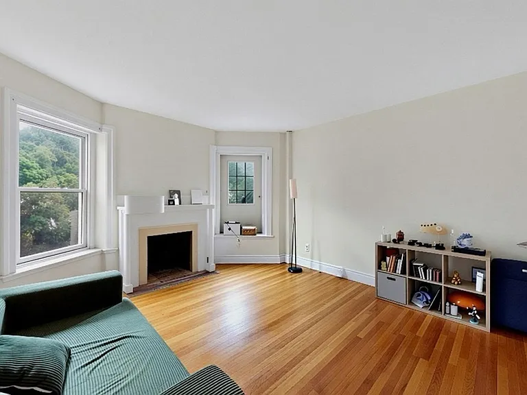 1071 Beacon St #6B — Photo 1