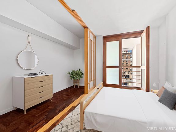4th image of 2373 Broadway APT 1123