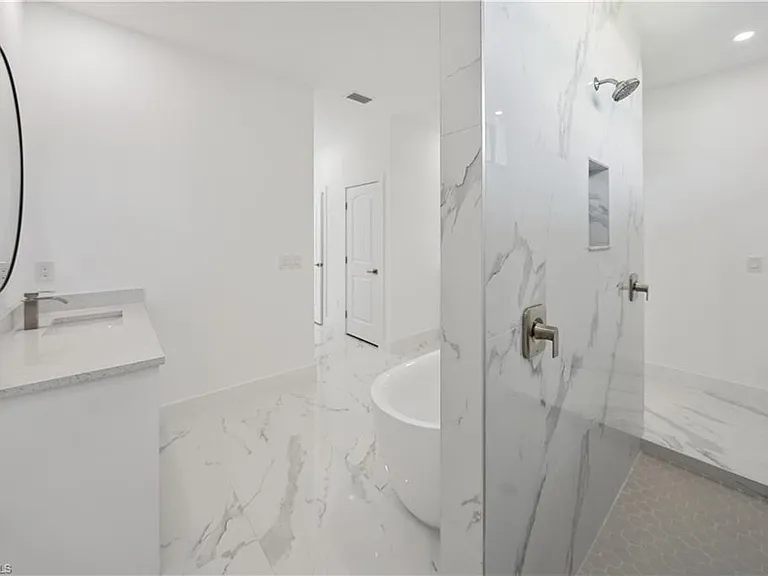 4309 NW 38th Ave — Photo 16