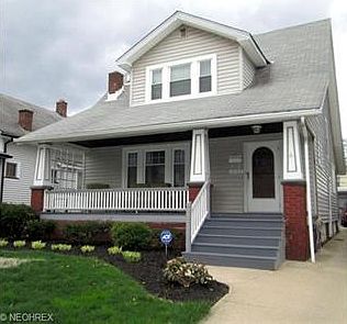 1st image of 2052 Clarence Ave