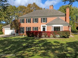 585 Fletcher Cir, Lake Forest, IL