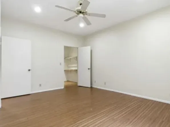 5135 Zelzah Ave APT 100, Encino, CA 91316