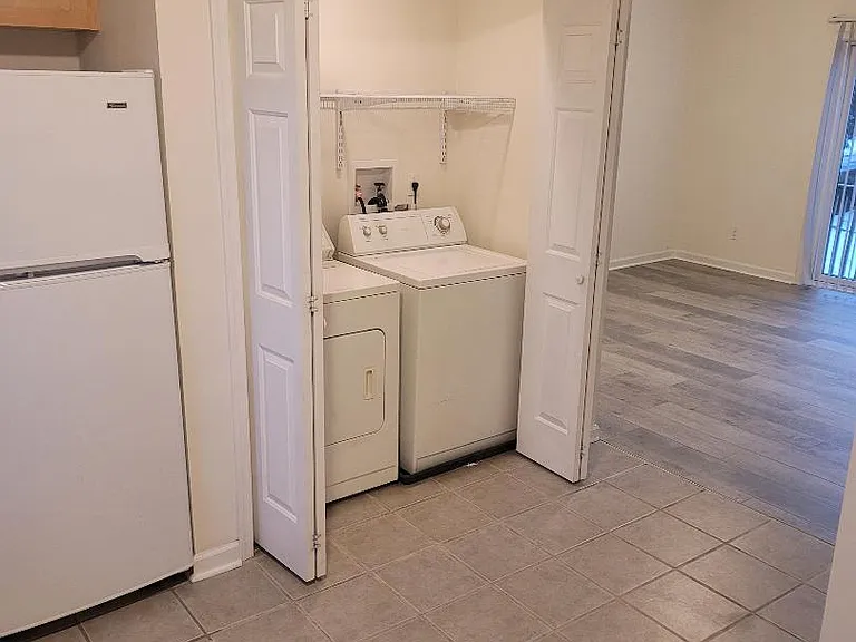 610 Maple Ave — Photo 12