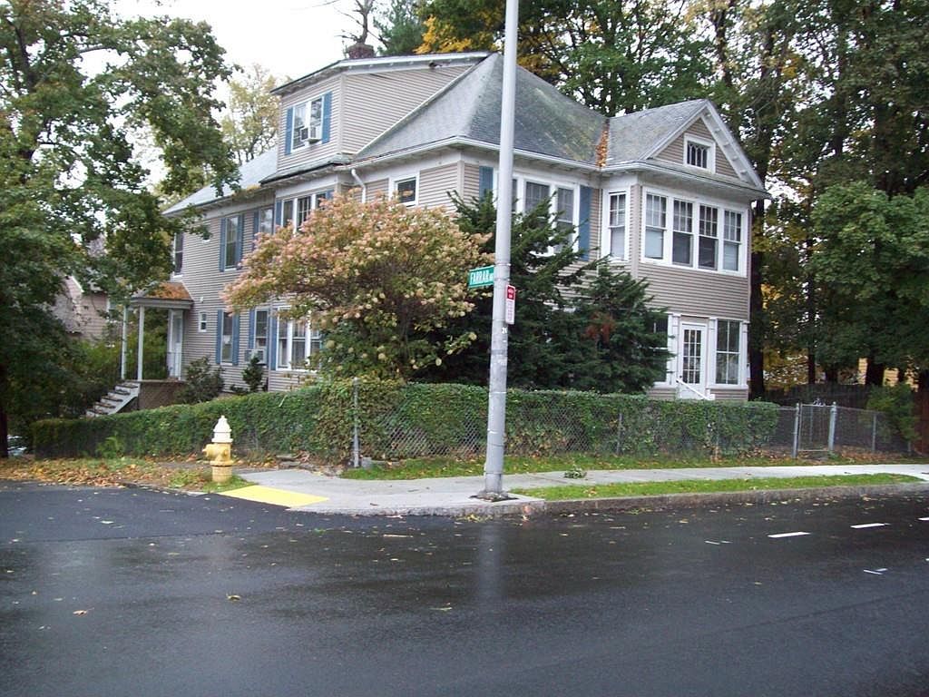 178 Hamilton St, Worcester, MA 01604 Zillow