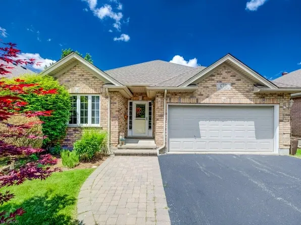 670 Salzburg Dr, Waterloo, ON N2V 2N8