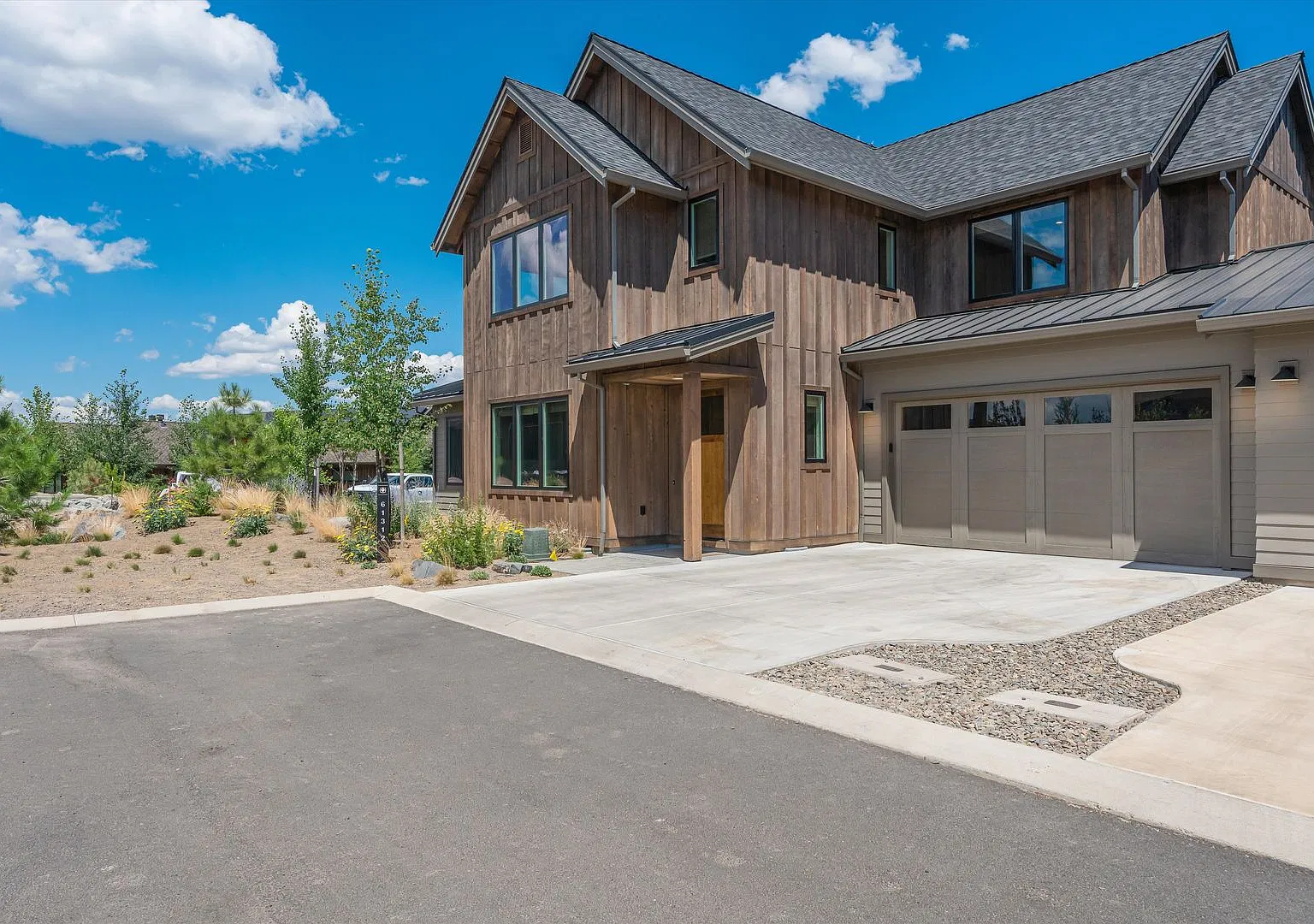 Mountain Living in Tetherow | Luxury 4-Bedroom Home with Bonus Room — Photo 2
