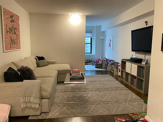 Rented by Bond New York | media 2