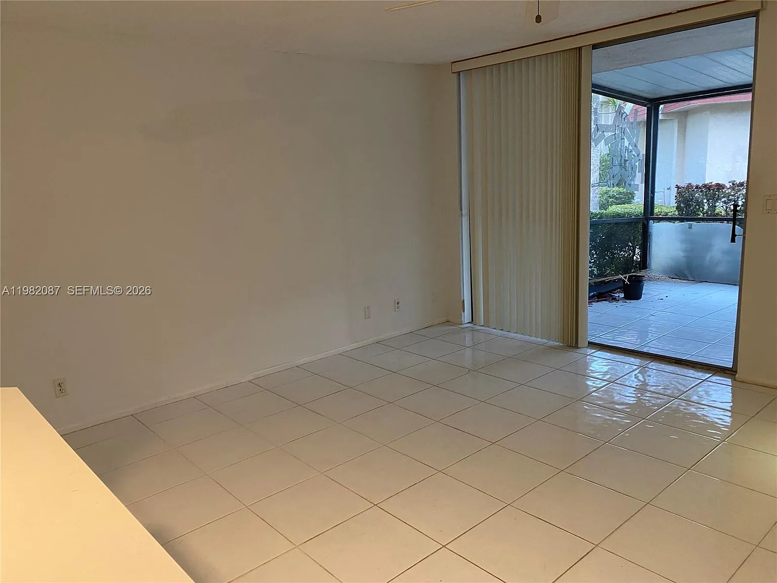 Desoto Park North Condo — Photo 4