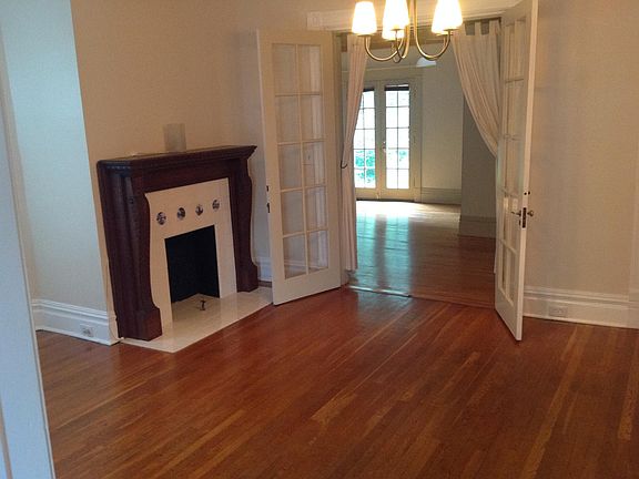 4th image of 558 College Ave SE