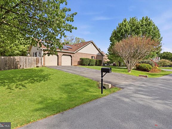 5th image of 1813 Winston Dr