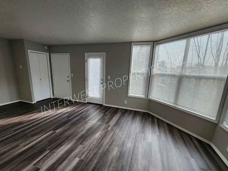 1525 SW 14th Ave #6 — Photo 5
