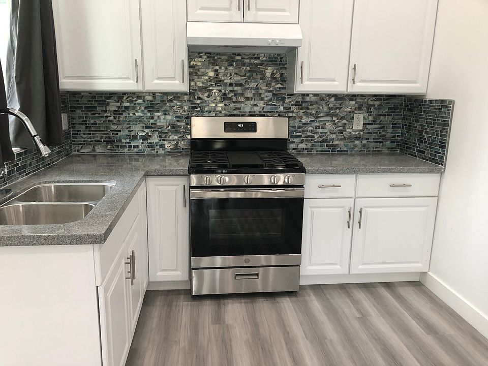 1st image of 5441 N Clybourn Ave