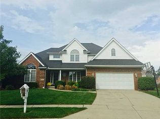 9020 Bear Creek Dr, Sylvania, OH 43560