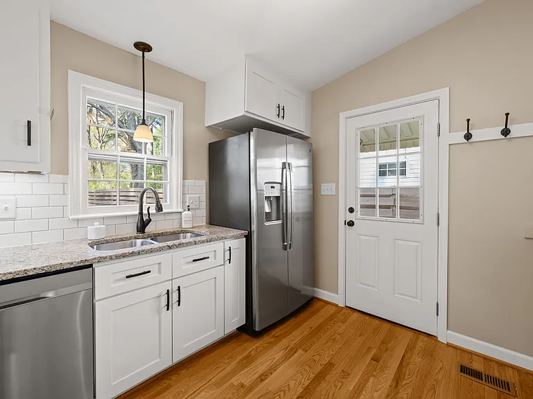 2502 Englewood Ave — Photo 18