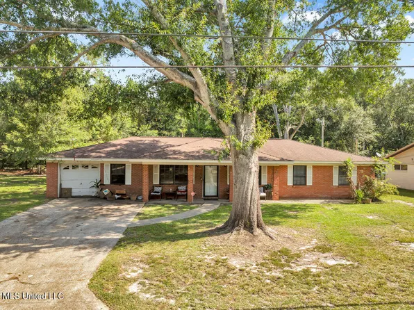 4505 Saratoga Ave, Pascagoula, MS 39581