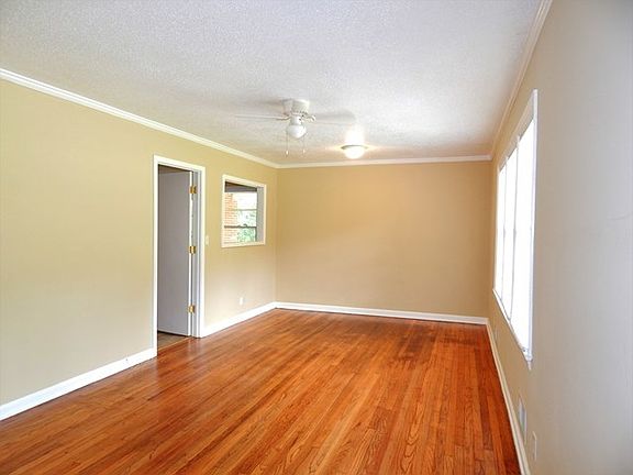 4th image of 2958 Audubon Dr