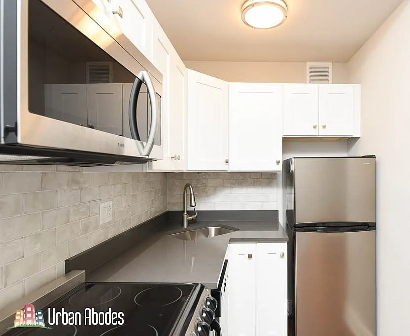 Studio, 300 sqft, $1,620 — Photo 2